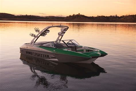 Pin by Malibu Boats on Malibu Boats - 2013 WAKESETTER 20 MXZ | Wakeboard boats, Wakesurfing ...