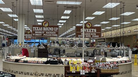 How a simple marketing strategy helps Buc-ee's dominate the competition ...