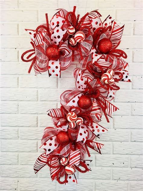 100+ Warm & Festive Red and White Christmas Decor Ideas | Hike n Dip ...