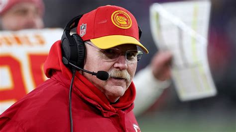 Chiefs’ Andy Reid baffled by question linking Travis Kelce, Taylor ...