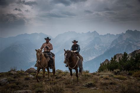 Top 6 California Dude Ranch Vacations - The Dude Ranchers Association