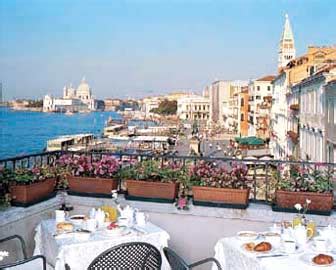 VisitsItaly.com - Welcome to the Locanda Vivaldi in Venice, Italy