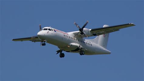 File:Air Lithuania ATR 42.jpg - Wikimedia Commons