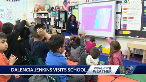 Meteorologist Dalencia Jenkins visits Glendale elementary school