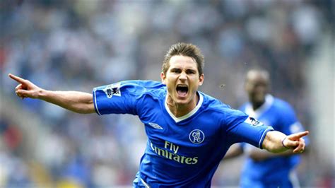Former Chelsea and England star Frank Lampard announces retirement from football - Eurosport