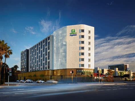 Holiday Inn Express opens its first Aussie airport hotel - Travel Weekly