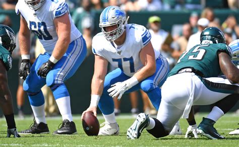 Detroit Lions: Center Frank Ragnow plays despite fracturing his throat