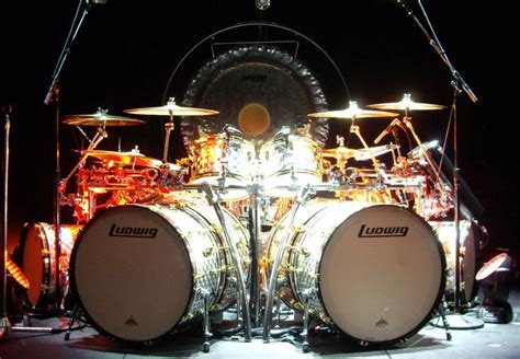 Alex Van Halen - 2012 kit. I love a drummer who's loyal to his brand ...