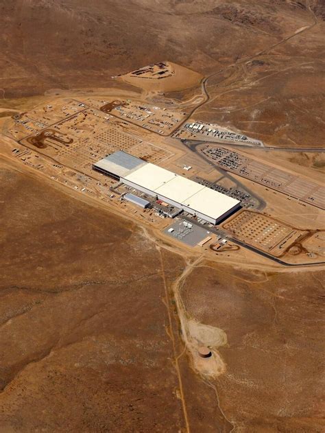 Inside Tesla's Gigafactory 1 Ahead of Tonight's Grand Opening | Inverse