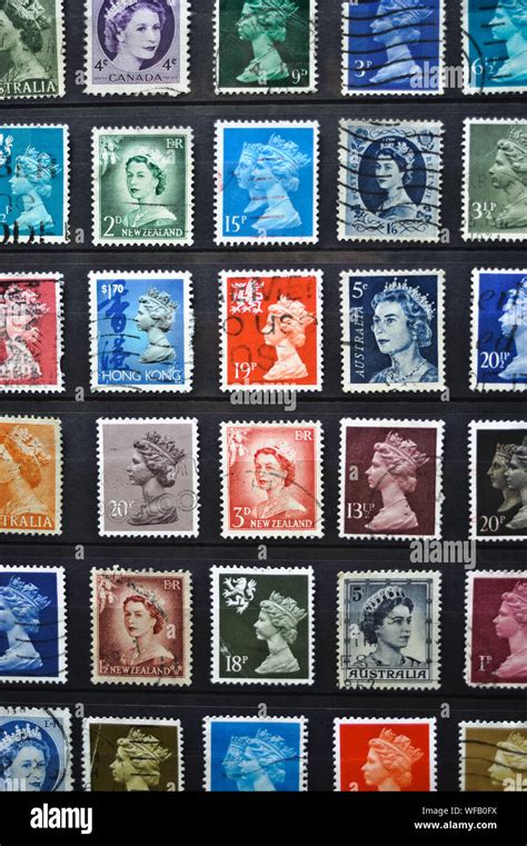 Queen elisabeth ii stamps hi-res stock photography and images - Alamy