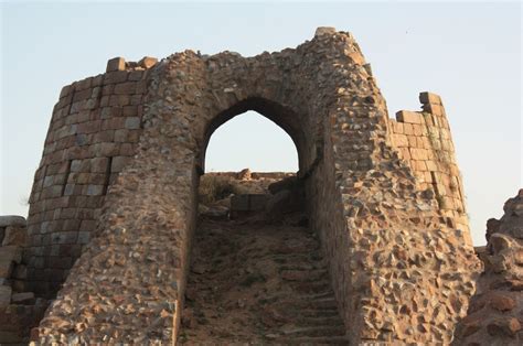 Tughlaqabad Fort Historical Facts and Pictures | The History Hub