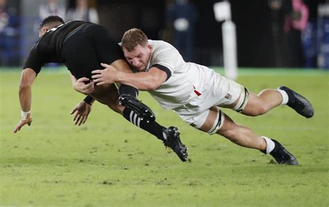 'Slammin' Sam' leads England's destruction of All Blacks