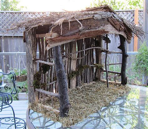 dk Art and Stuff: Creche How-To Make a Nativity Stable