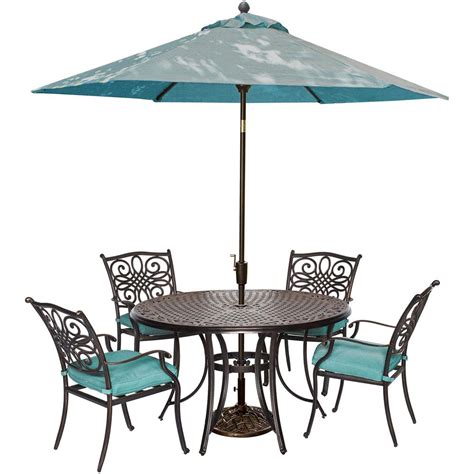 Hanover Traditions 5-Piece Outdoor Round Patio Dining Set and Umbrella and Base with Blue ...