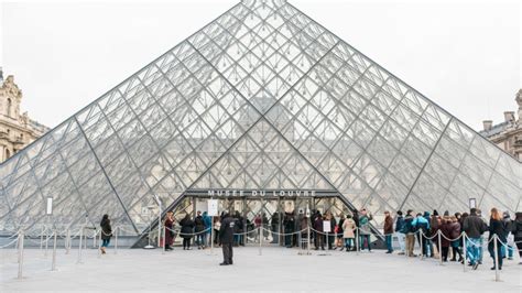 How Do They Clean the Louvre Glass Pyramid - Paris, France - YouTube