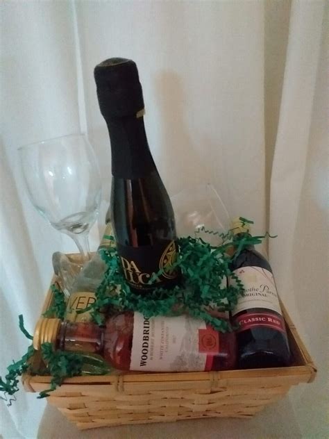 Mini Wine Basket – Nikko's Creations – Flowers For All Occasions