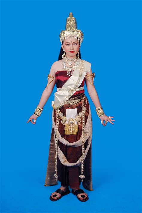 Mahabhusana Wilwatiktapura (Majapahit Royal Dress) | Budaya, Wanita, Penata busana