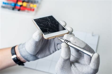 Got a Cracked Screen? 5 Best Smartphone Screen Repair Options