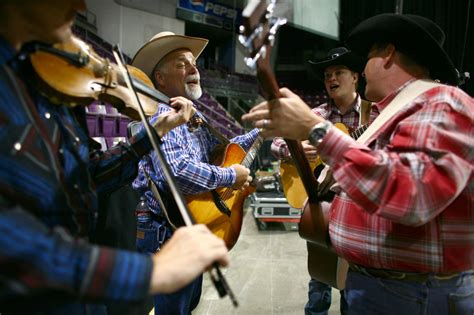 Wranglers of Flying W Ranch Lose Livelihood in Wildfire - The New York Times