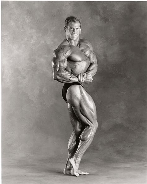 The Eight Mandatory Poses in Bodybuilding | Männer bodybuilding ...