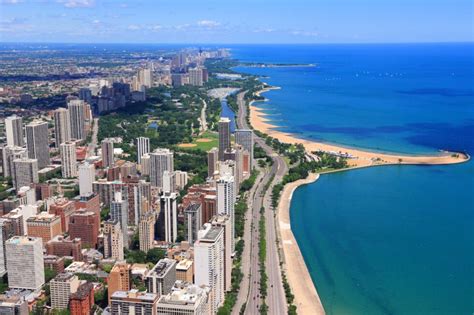 You Ultimate Neighborhood Guide to the Chicago Gold Coast