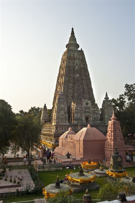 Mahabodhi Temple | Bodh gaya, Temple india, India architecture