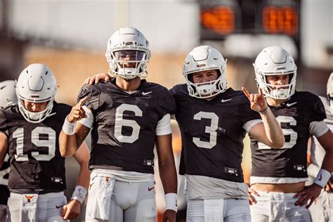 The Texas Longhorns Quarterback Room Has Clarity - Texas Talk