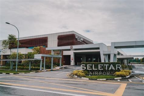 Seletar Airport resumes commercial operation with Firefly flight