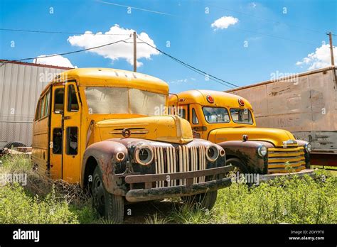 School bus junkyard hi-res stock photography and images - Alamy