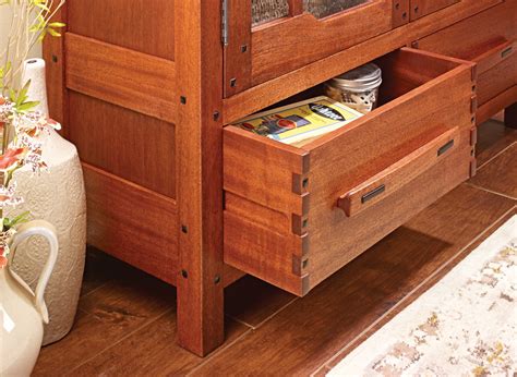 Greene & Greene-Style Bookcase | Woodworking Project | Woodsmith Plans