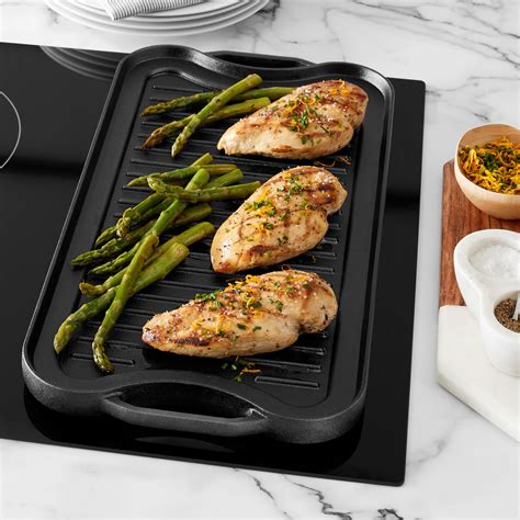 Amazon Basics Pre-Seasoned Cast Iron Reversible Grill/Griddle