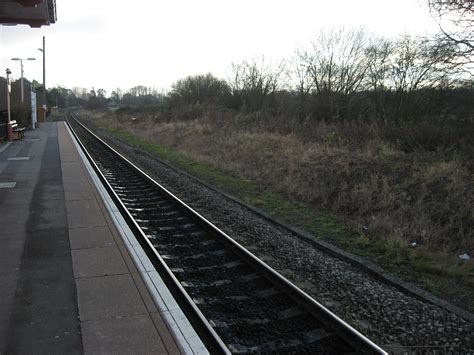 File:Charlbury rail track singling.jpg - Wikimedia Commons