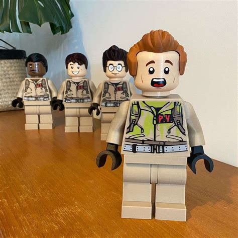 LEGO Ghostbusters Minifigures get upscaled in incredible build ...