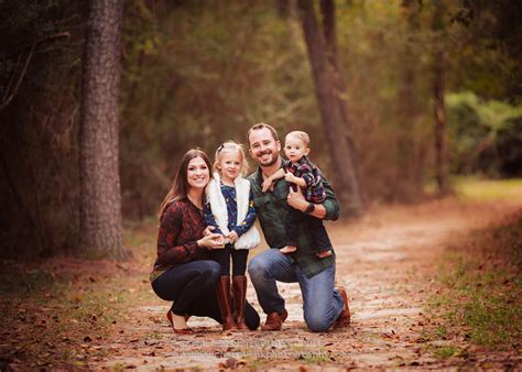 Five Simple Ways to Create Variety in Outdoor Fall Family Sessions