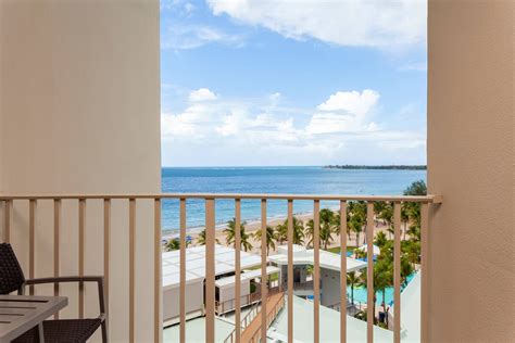 Isla Verde Oceanfront Hotels in Puerto Rico | Courtyard Isla Verde ...