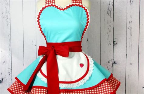 Foodista | Retro 50s Diner Waitress Apron is a Blast From the Past