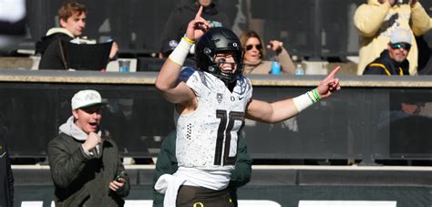 Oregon Football: QB Bo Nix, CB Christian Gonzalez Take Home Pac-12 ...