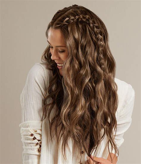 6 Gorgeous Beach Hairstyles For Your Next Vacation | Beyond Extensions - Go Beyond Blog