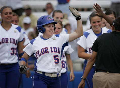 Ncaa Softball Teams / Ucla Softball Crushes Oklahoma In Wcws To Move ...