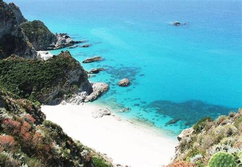 Capo Vaticano tra le 10 migliori “spiagge nascoste” d’Italia · Il Vibonese