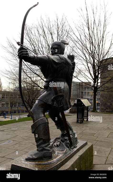 Robin Hood statue Nottingham castle Stock Photo - Alamy