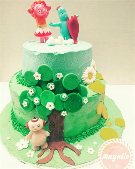 Upsy daisy cake Daisy Cakes, Birthday Cake, Desserts, Food, Tailgate Desserts, Deserts, Birthday ...