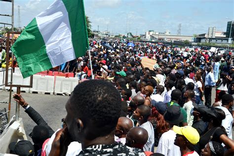 ENDSARS PROTESTS : Nigerian youths storm NASS, ask Buhari to sack ...