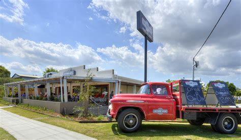 Hawthorne Garage | The Modern Day Corner Store