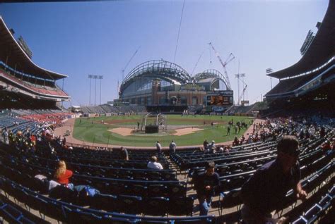 County Stadium - History, Photos and more of the Milwaukee Brewers ...