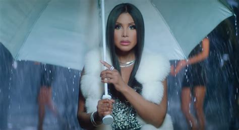 Toni Braxton Shares Video for 'Long As I Live'