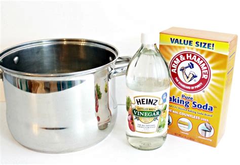 How To Clean Burnt Pots and Pans ~ Natural Cleaning Trick - Mom 4 Real