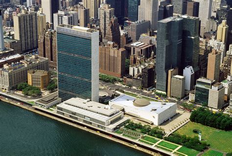 Amazing photos of the United Nations headquarters in New York : Places ...