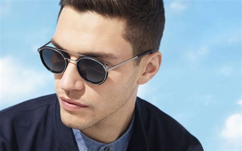 The Best Men's Sunglasses for Your Face Shape - The GentleManual