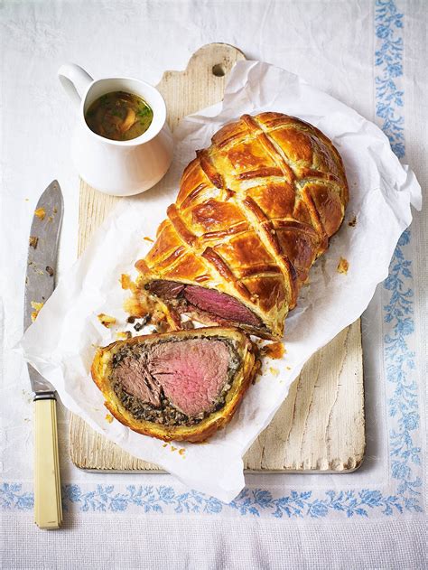 Beef Wellington : Beef Wellington Recipe Raymond Blanc Obe / So, you've ...